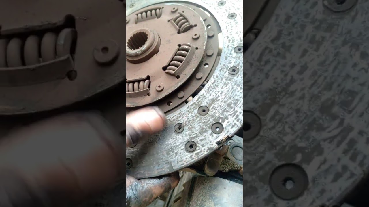 The clutch of this forklift was not working The clutch plate was repaired and installed.
