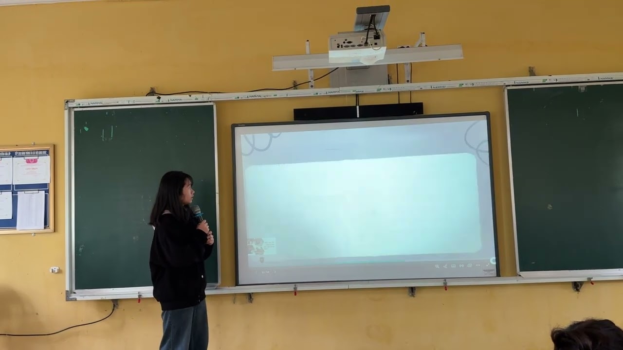 Khánh bc Hội chợ xuân _10A2