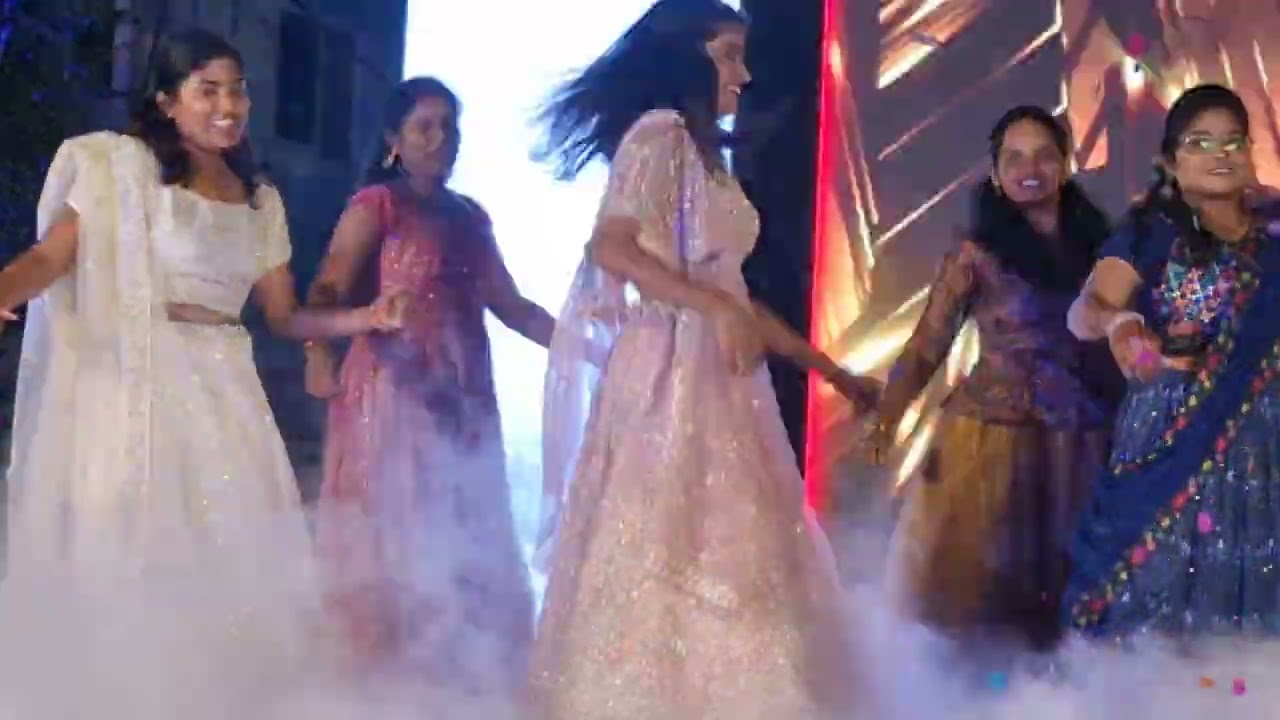Sangeeth lo geethanjali (Bride ) dance with friends
