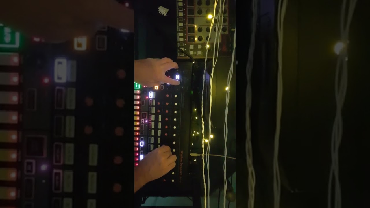 &lrm;@RolandChannel&nbsp;  &lrm;@Behringer&nbsp;  #rolandtb303 #tb303 #behringerrd8 #livemusic