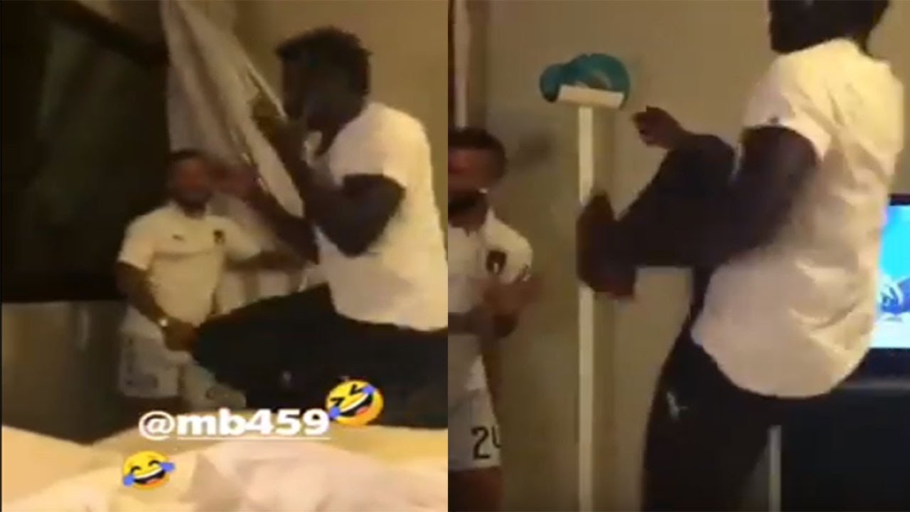 SCHERZO EPICO DI INSIGNE A BALOTELLI | MOMENTI DIVERTENTI ITALIA
