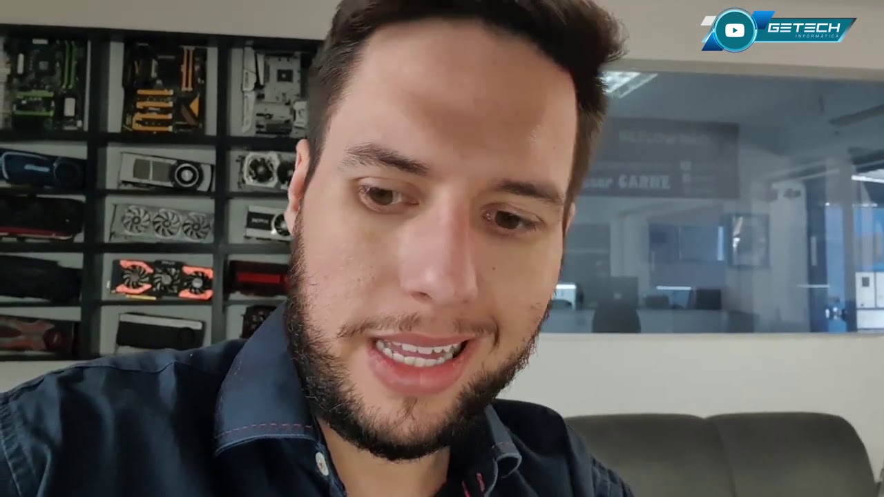 A CLIENTE FEZ BARRACO NA LOJA DEPOIS QUE EXPLIQUEI A SITUAÇÃO DO EQUIPAMENTO DELA, COMPLICADO...