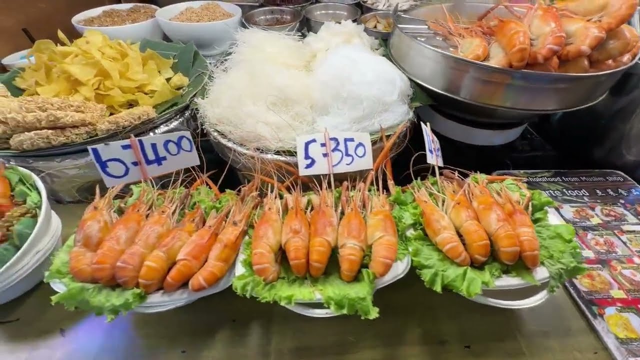 Discover the best Bangkok street food at CentralWorld Mall! 2025.