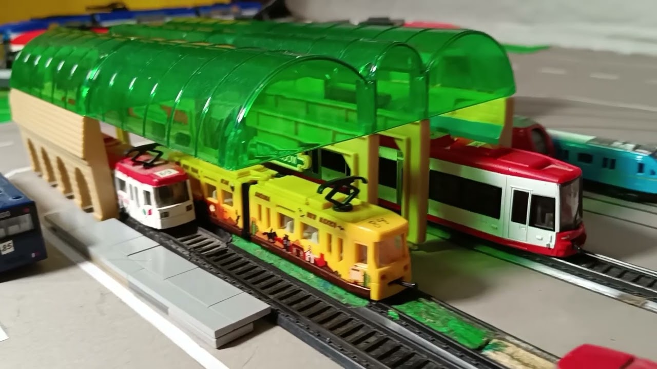 Tramwaje Siku &mdash; Siku Bombardier Tram 1895 i Siku Duewag Tram 1615 #pociąg #kolej #tramwaj