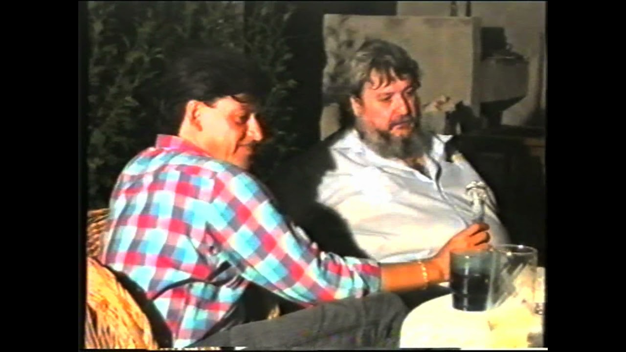 Alfredo Abalos visitando a Las Voces Del Recuerdo en Maciel.