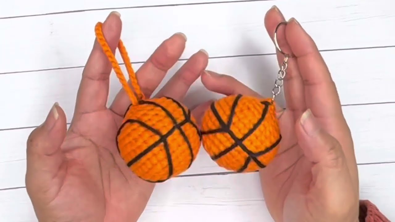 Llavero tejido a crochet Balon de basquestball  paso a paso  con @mariaslovelyhobbyamigurumis