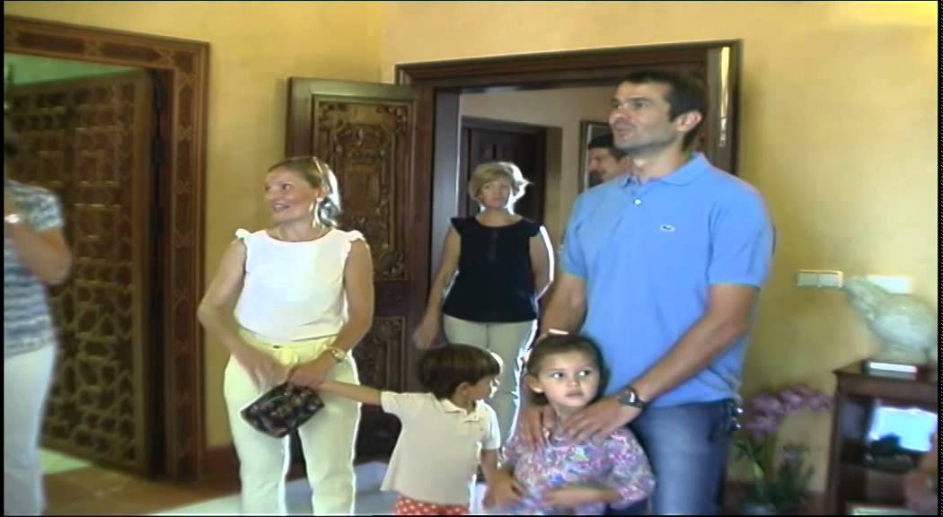El Alcalde de Rota, Javier Ruiz, recibe al televisivo cocinero de Canal Sur Enrique Sánchez