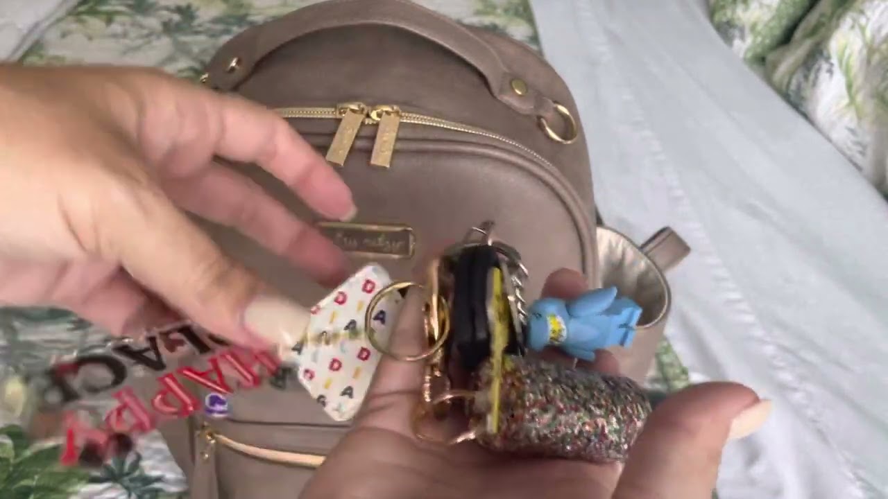 Itzy Ritzy “Mini” backpack review and WIMB