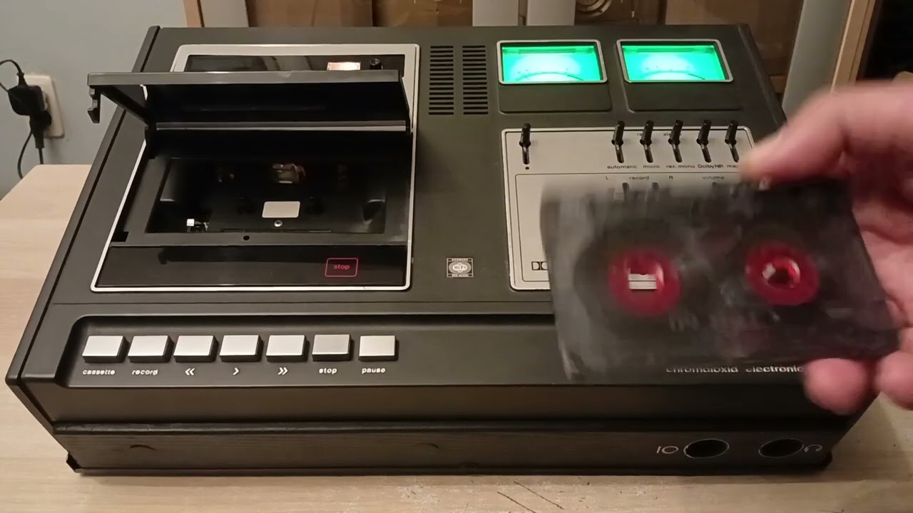 TELEFUNKEN MAGNETOPHON C3300 HI FI (1974 г) мини-обзор и демонстрация работы аппарата от 28.11.2024