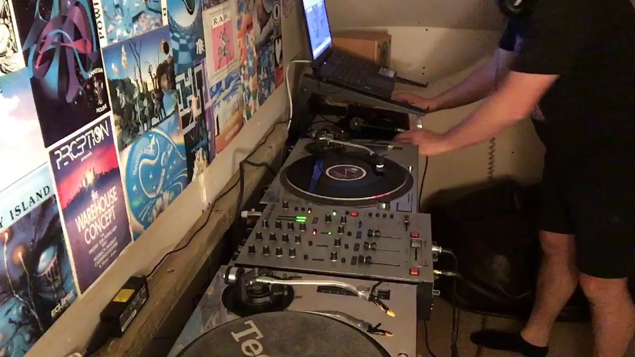 DJ Andy Taylor @ Rokagroove radio live (89-91 oldskool) 30.5.2020 vinyl mix