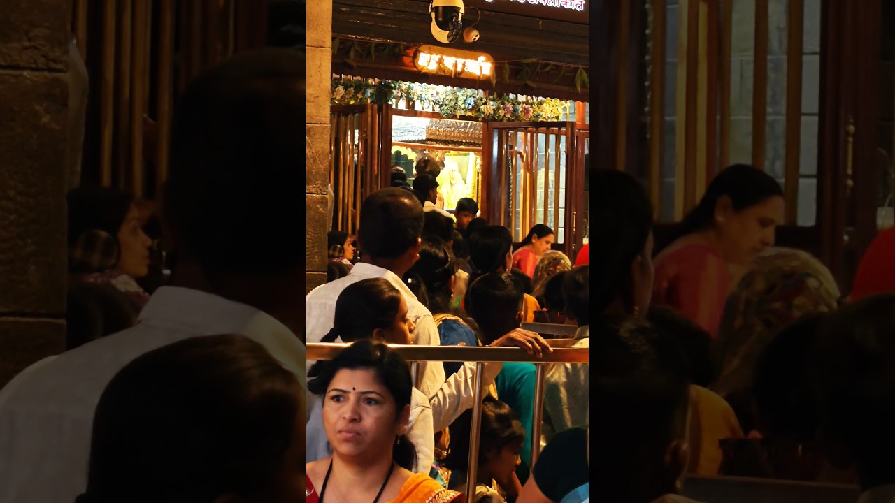 #shirdilivedharshan #saibabablessings #subscribe #today Shirdi Sai Baba Temple beautiful dharshan