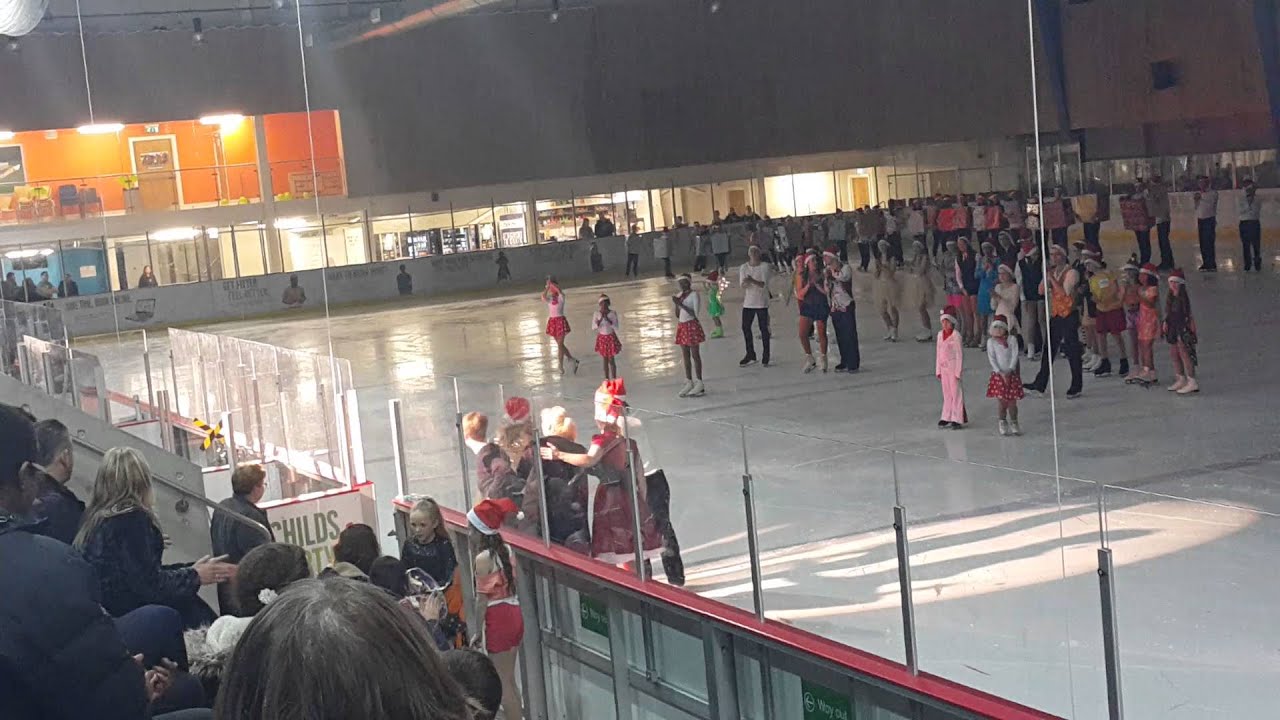 Streatham Ice  Christmas 2015 show finale