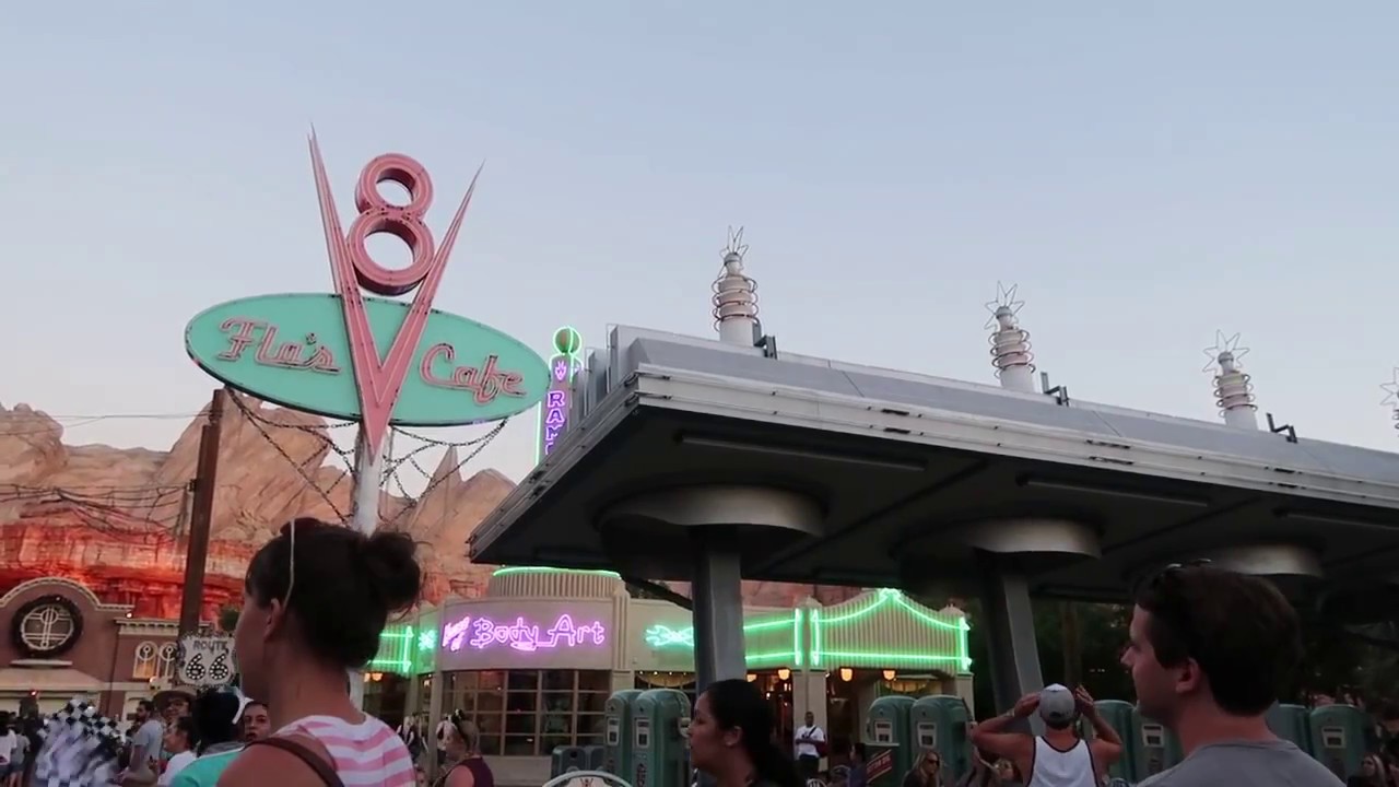 《DLR》カーズランド・ライトアップ