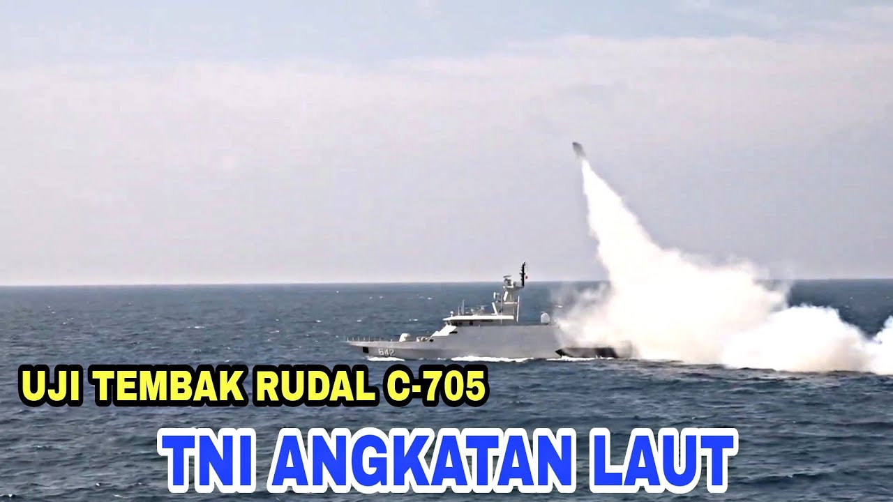 Uji tembak rudal C705 dari KRI CLURIT dan KRI KUJANG pada latihan pra armada jaya di perairan natuna
