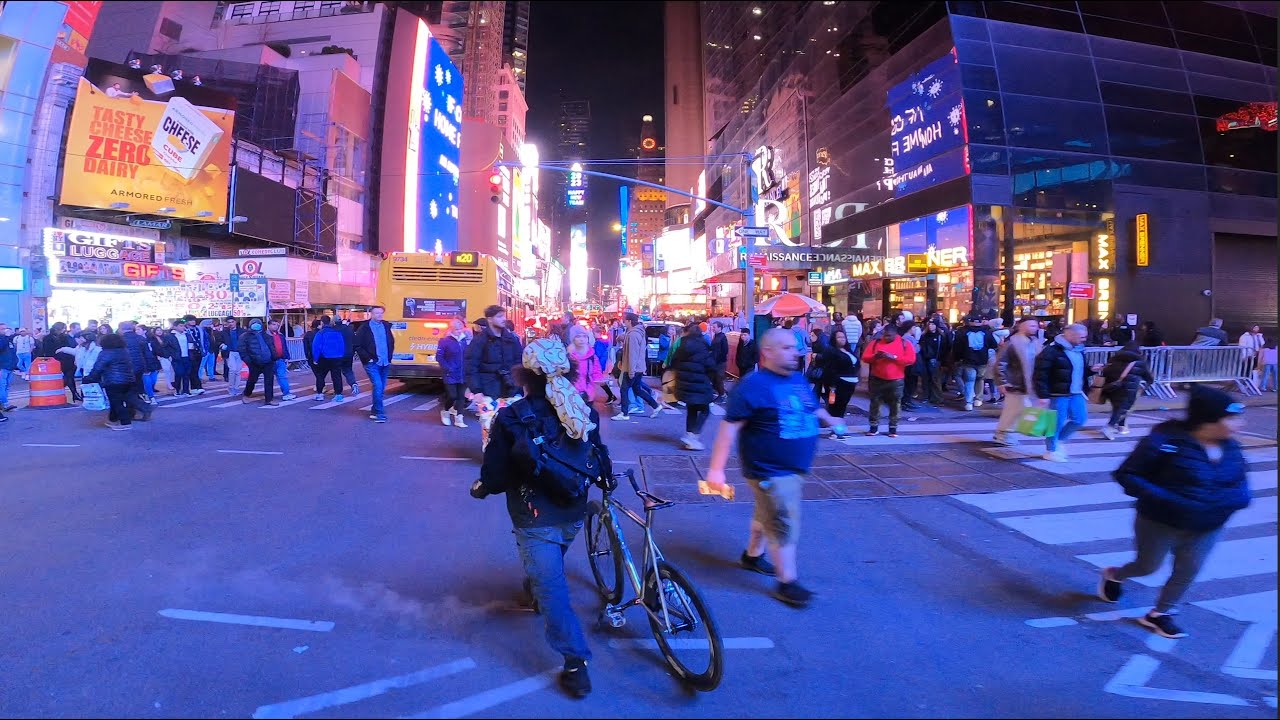TONI RODRIGUEZ IN TIMES SQUARE | FIXED GEAR NYC