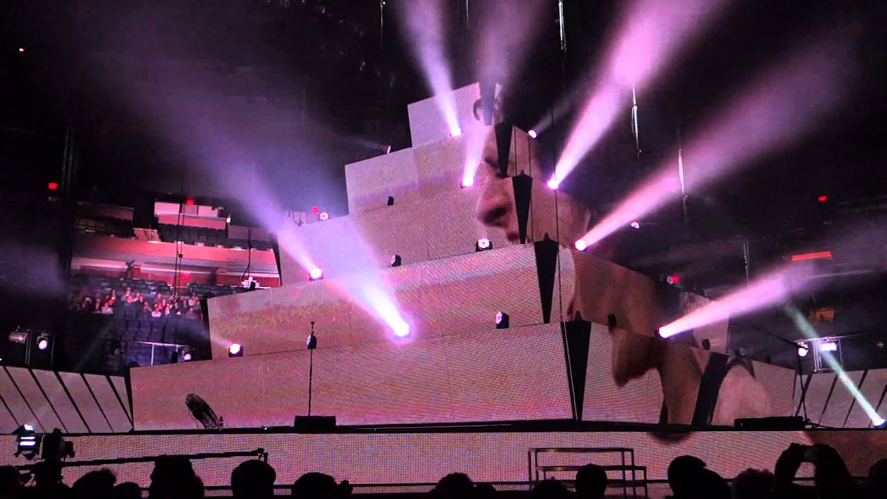 Muse- Supremacy. Live at Madison Square Garden. April 15, 2013