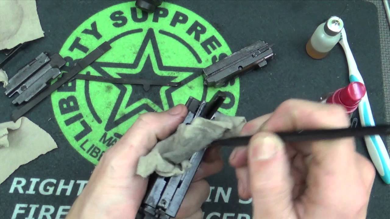 How To Clean & Lubricate A Mossberg 590 & 500 Series Shotgun (HD)