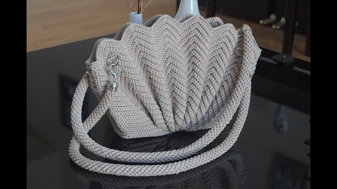 დაკბილული ელეგანტური ჩანთა ყაისნაღით. ნაწილი V(a). Elegant seashell handbag crochet. Part V(a).