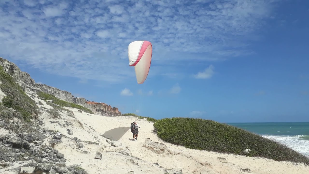 Parapente na praia da Pipa #parapente #piparn #praiadapipa #paragliding  @voolivrepipa