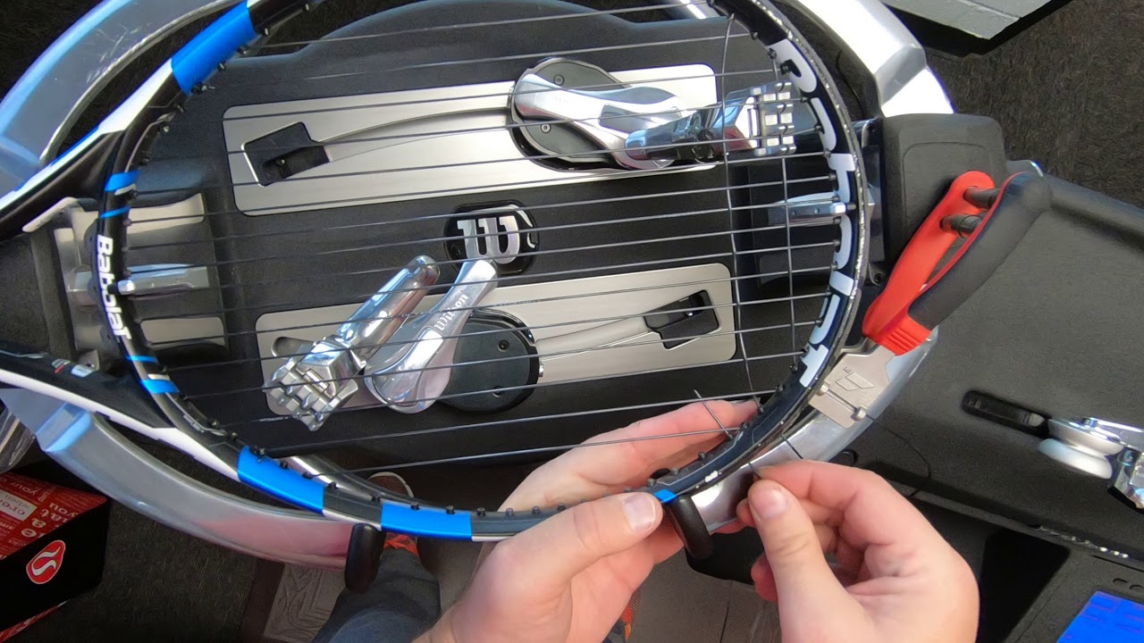 Tennis racquet stringing Wilson Bairado birds eye view