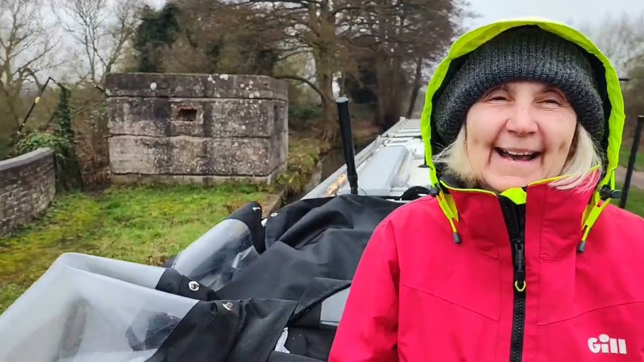 Electric narrowboat Oki 5-81