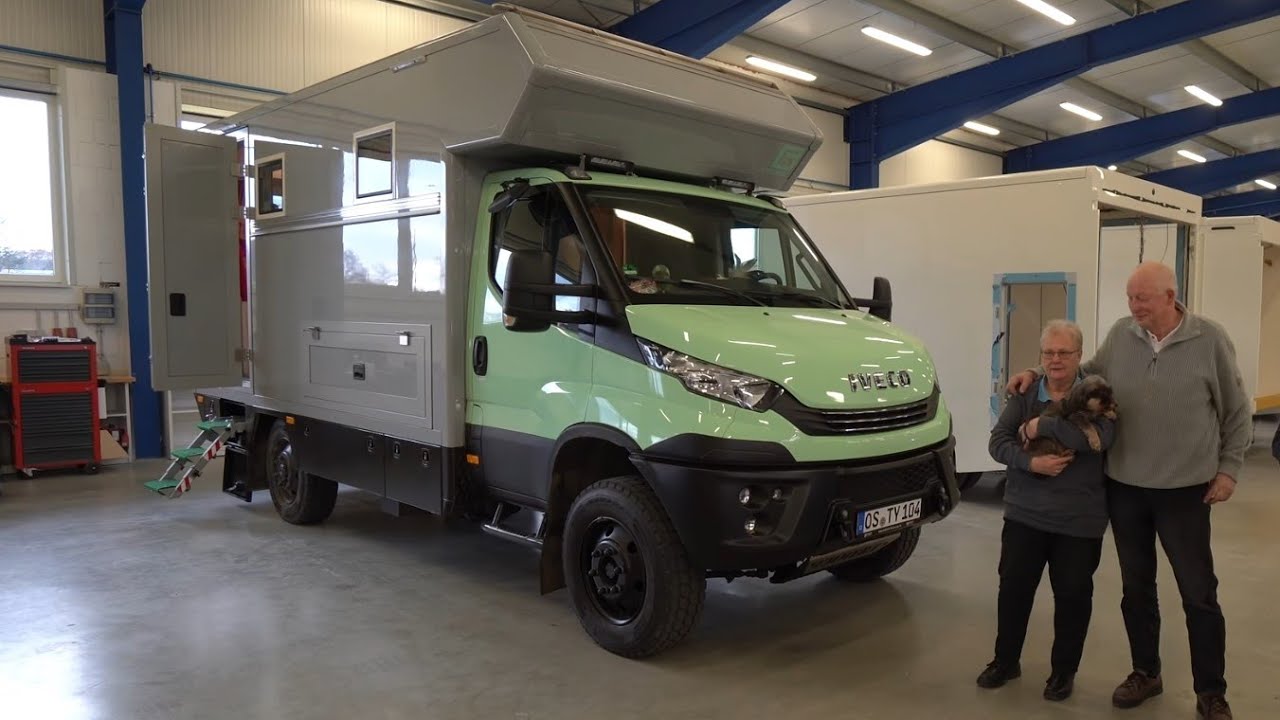 Offroad Wohnmobil statt Altersheim: Bernhard (70) Claudia (63) Iveco Daily 4x4 Längsbetten Hecksitz