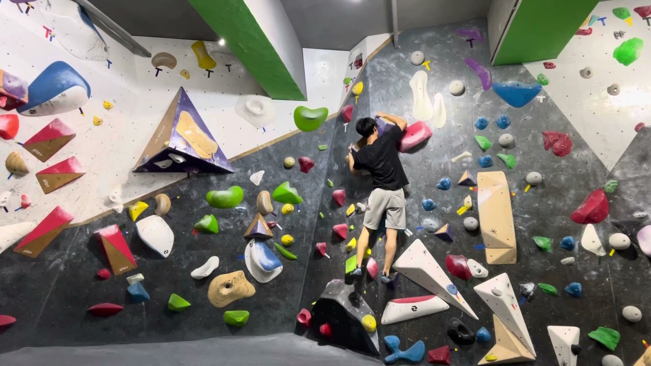 [ボルダリング日記🧗🏻抱石日記] 15082023 V5 その二 @Boulder MAD