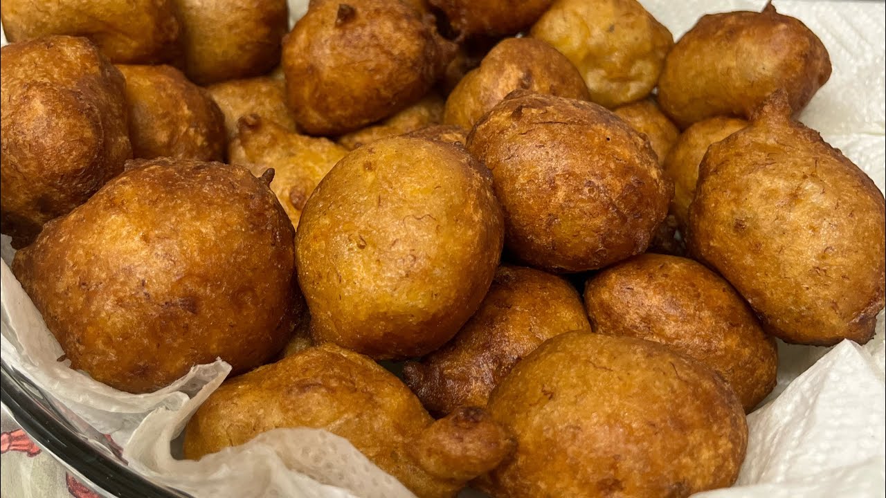 Chamorro Banana doughnuts with peaches (bũnelos aga)