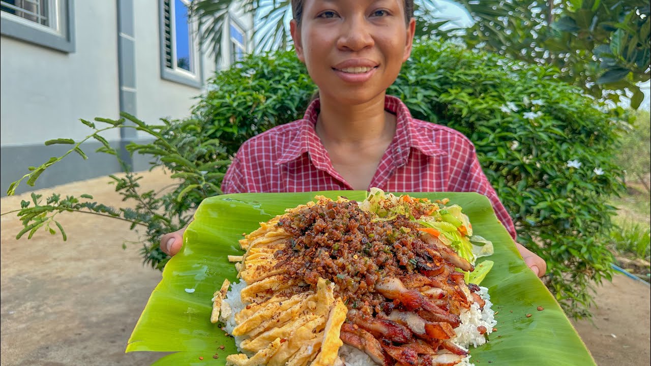 ថ្ងៃនេះធ្វើបាយស្រូបសាច់ជ្រូក ពងទាហូបម្តង ឆម ស្រីផាច - Chhom Sreypach