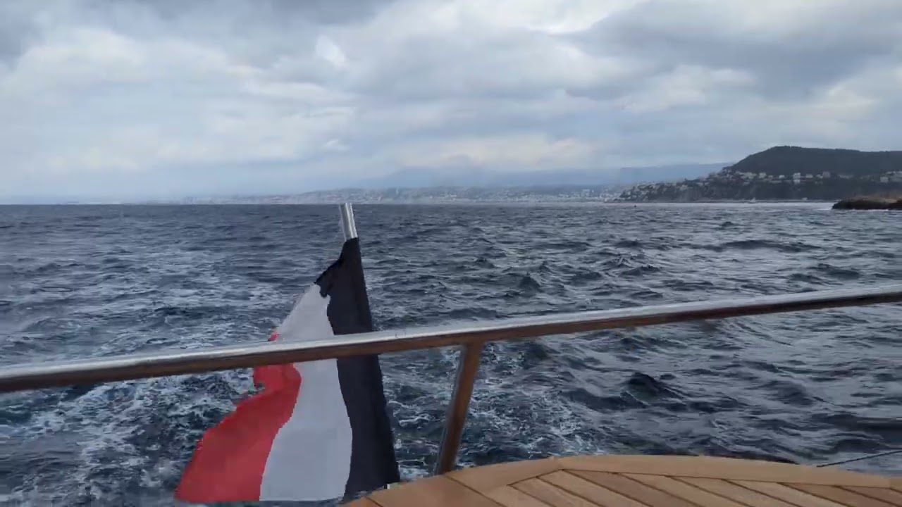 Sortie catamaran houleuse au large de Villefranche sur Mer 