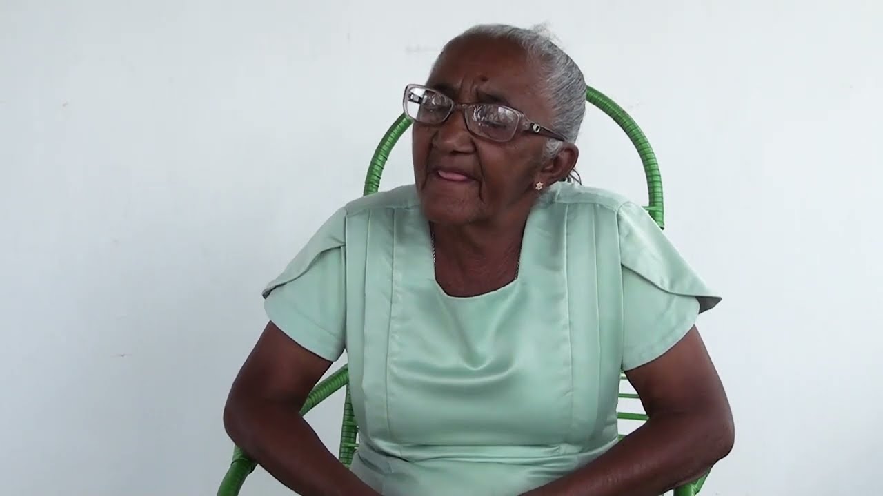Jandira Galdino contando a História da Família Galdino. Ela é uma Personalidade do Sertão Nordestino