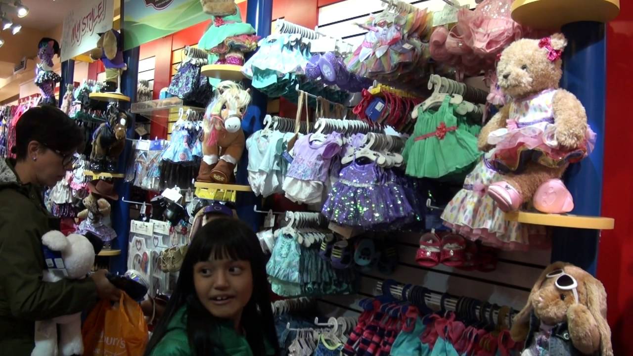 Build- A- Bear Workshop at Hamleys ,London.