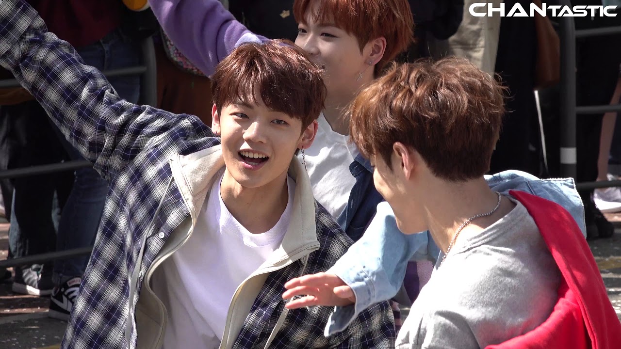 180411 윤중로 버스킹 유앤비(UNB) - 감각 찬 CHAN focus