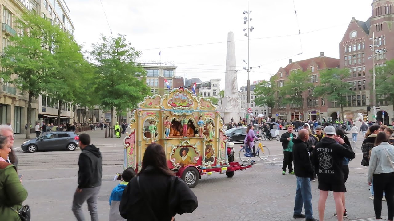 Draaiorgel Frans Hals op de hoek Dam / Damrak in Amsterdam