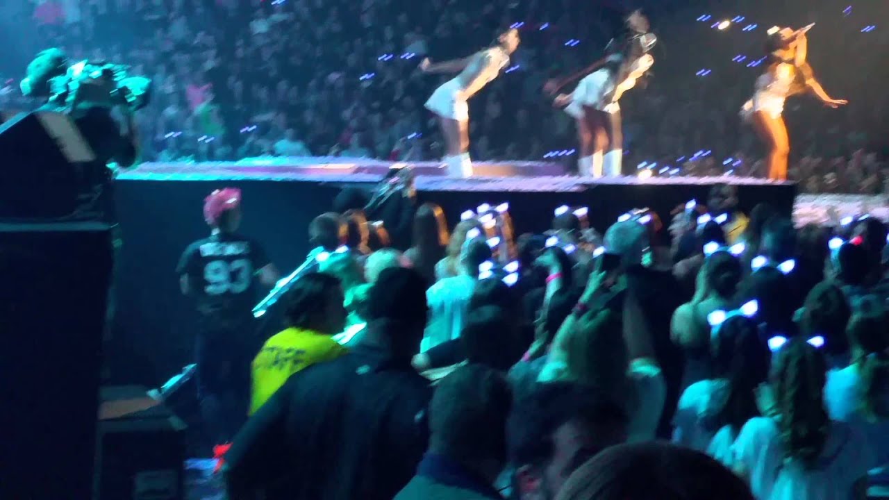 Frankie Grande dancing to his sister