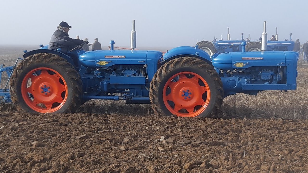 FORDSON FORD DOE DUAL DRIVE TRIPLE D DDD 130 150. NEW HOLLAND T6 TRACTOR PLOUGING AT 63RD DOESHOW
