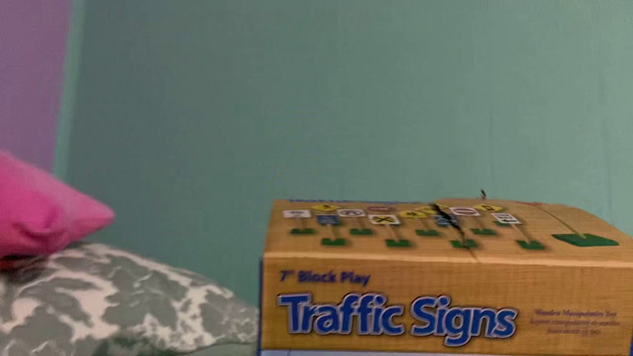 Wooden traffic signs unboxing