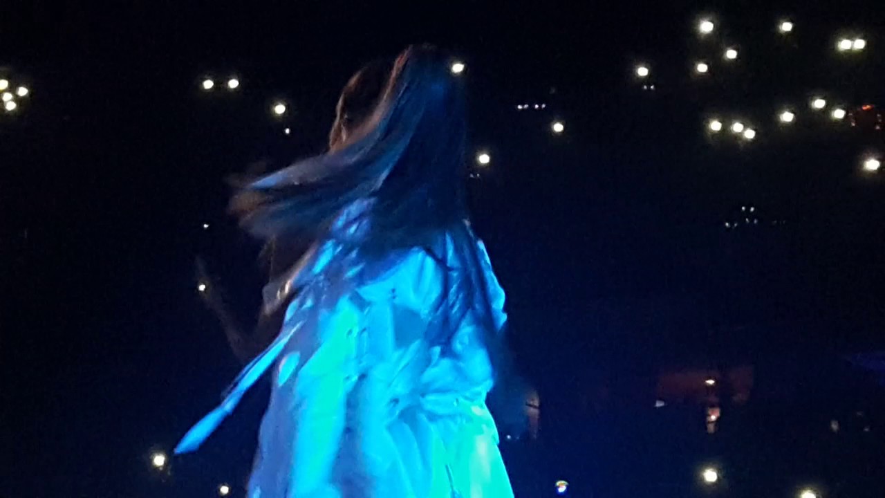 Ariana Grande - One Last Time - Live Manchester, UK