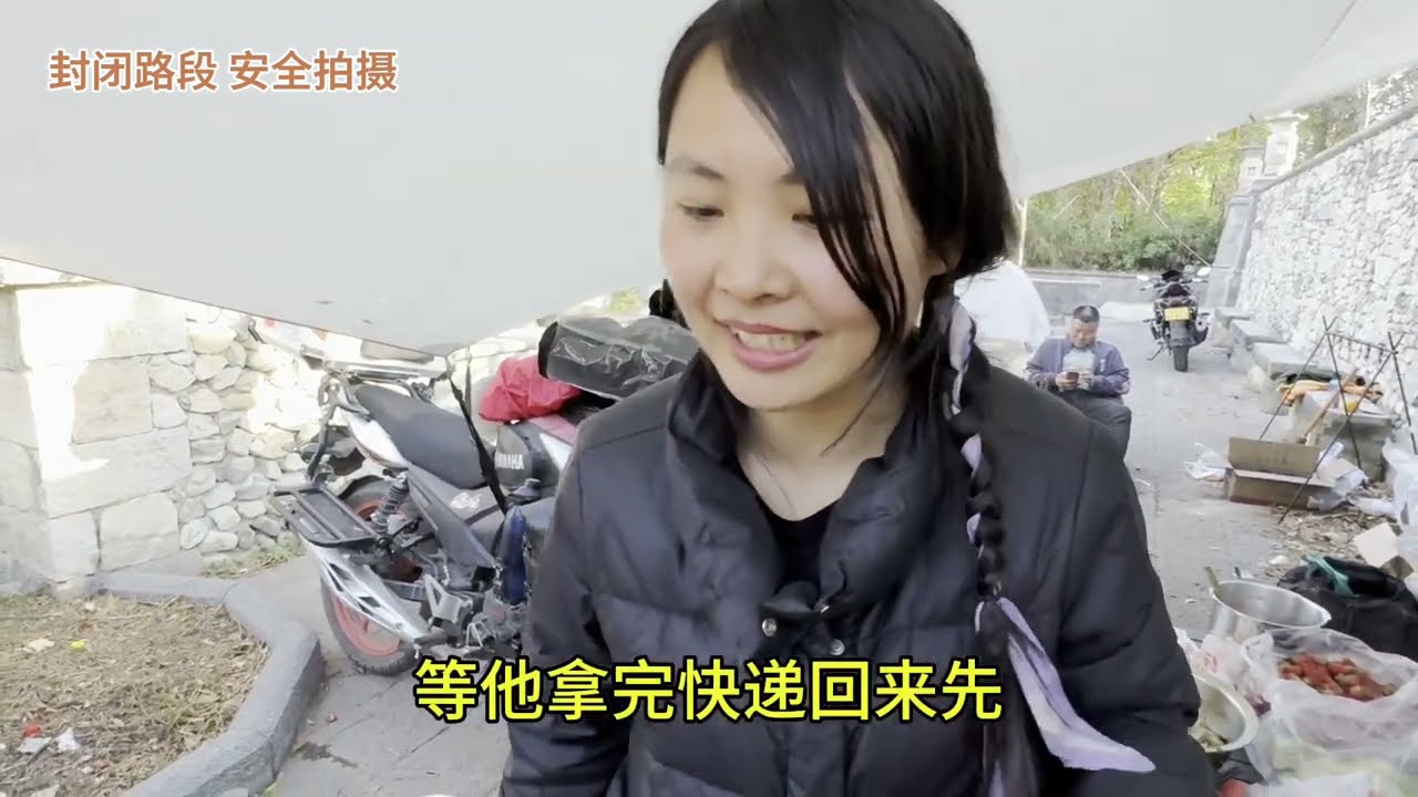 广东靓女摩旅中国，骑行小姐姐在大理古城被小伙邀请到客栈做客【浪人俊歌】