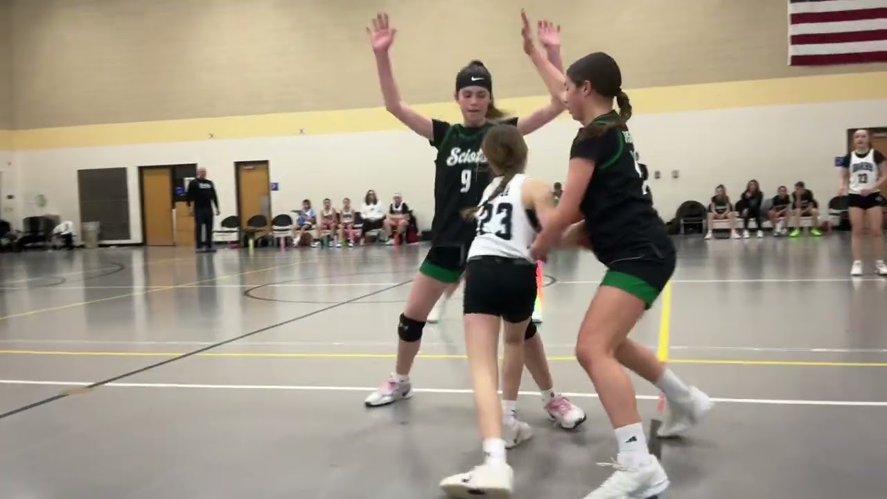 2026 Little Irish - 6th Girls - 0124 (1) 1st Half