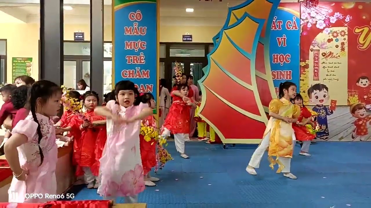 Tiết mục văn nghệ của lớp 5A3 trong Hội trại Xuân 2026