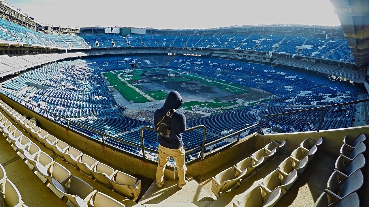 Exploring the Pontiac Silverdome, 2017