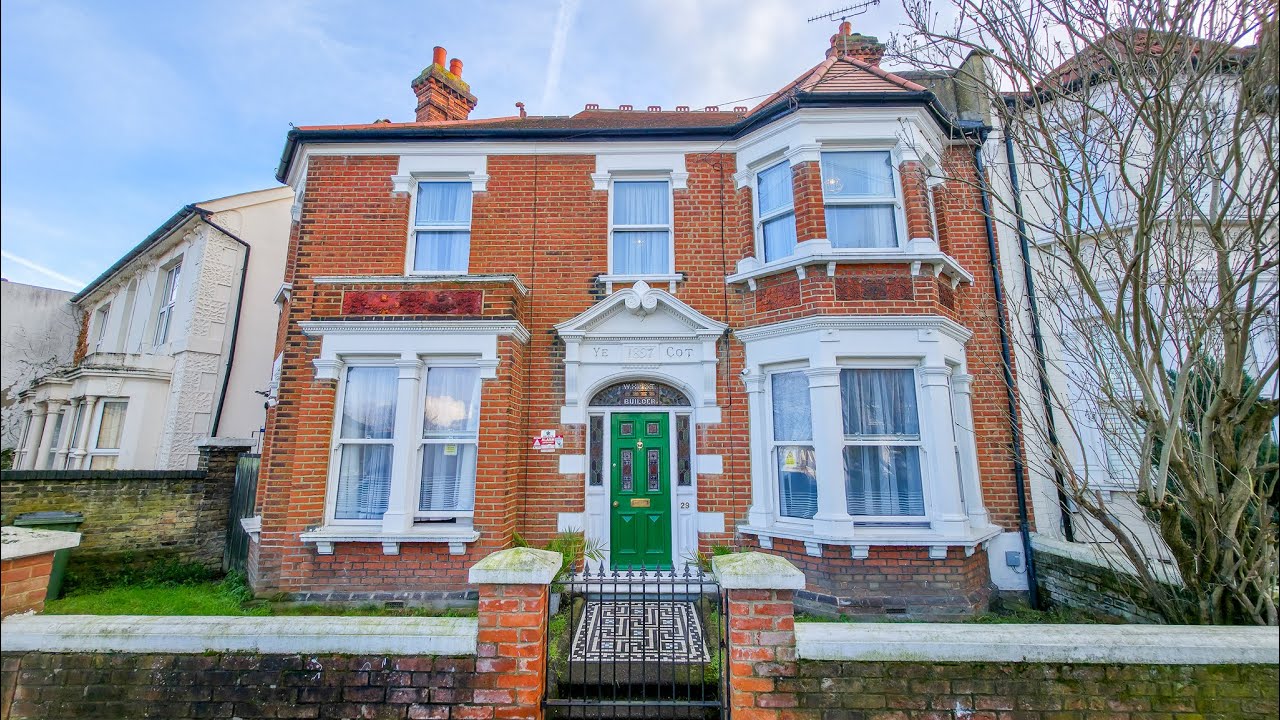 29 Chestnut Rise, Plumstead, London, SE18 1RJ