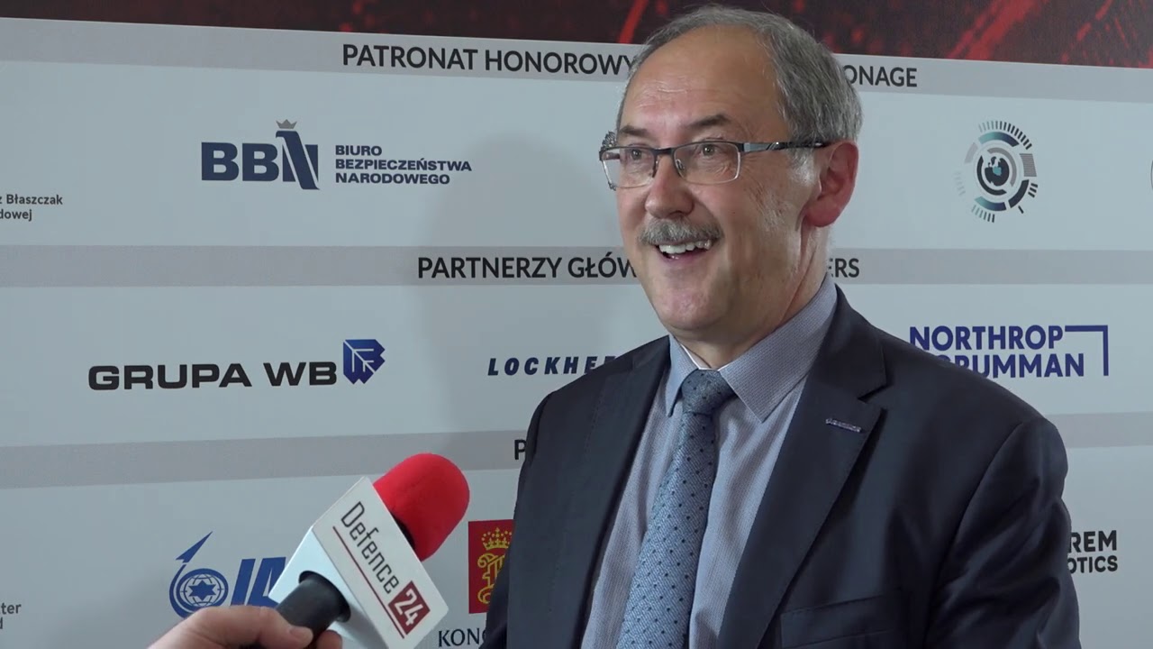 Od Tytana do Narwi. Radiostacje programowalne Radmoru [Defence24 TV]