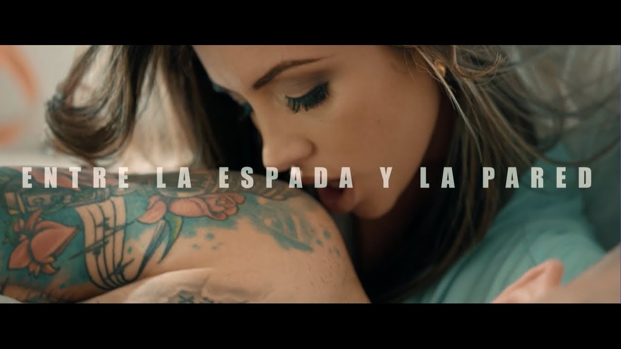 Dayran & El Happy Ft. La Srta. Dayana - Entre la espada y la pared. (Video Oficial)