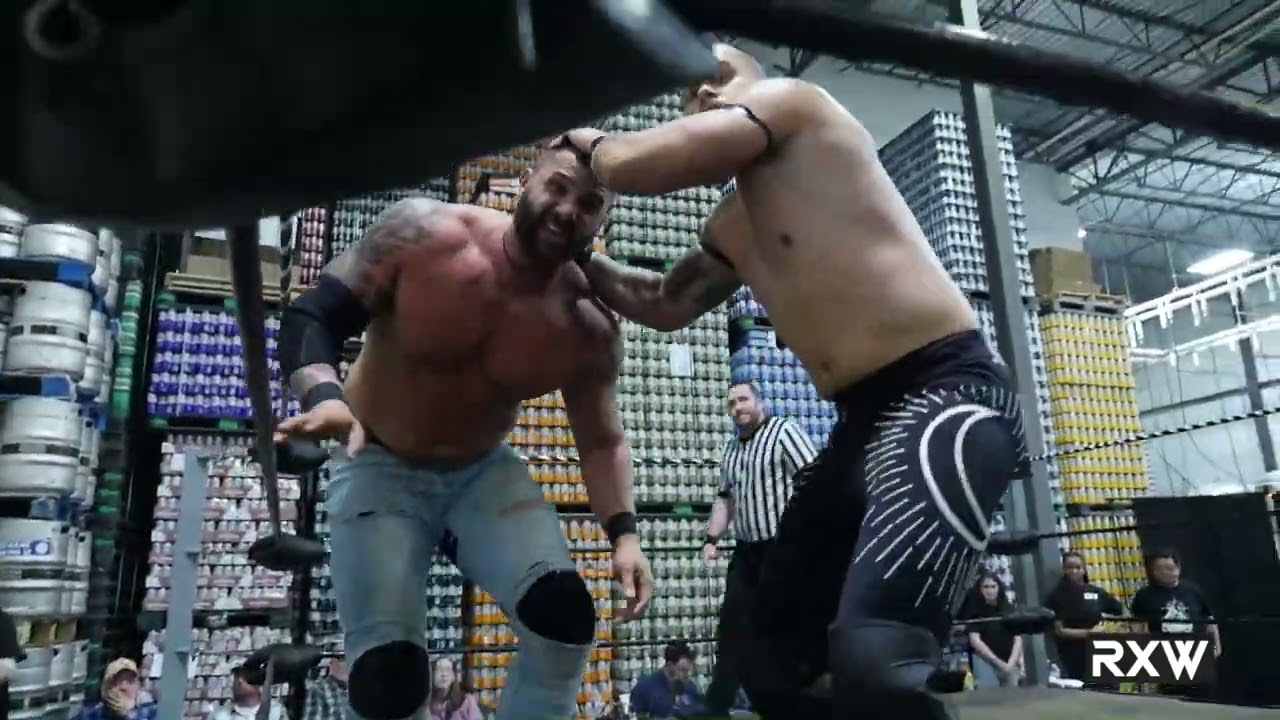 Highlights: Mike Skyros vs. Jessie V - Remix Wrestling