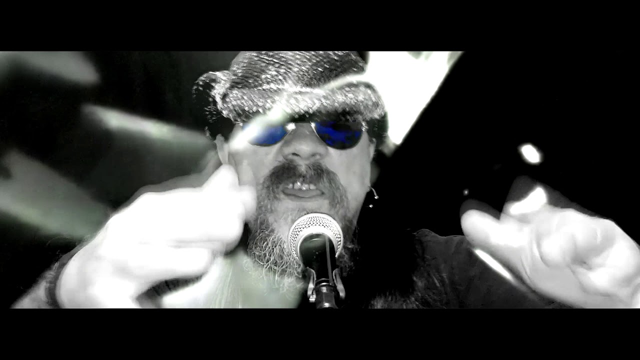 Motoroil  - Barrio Bravo [Official Video Clip]