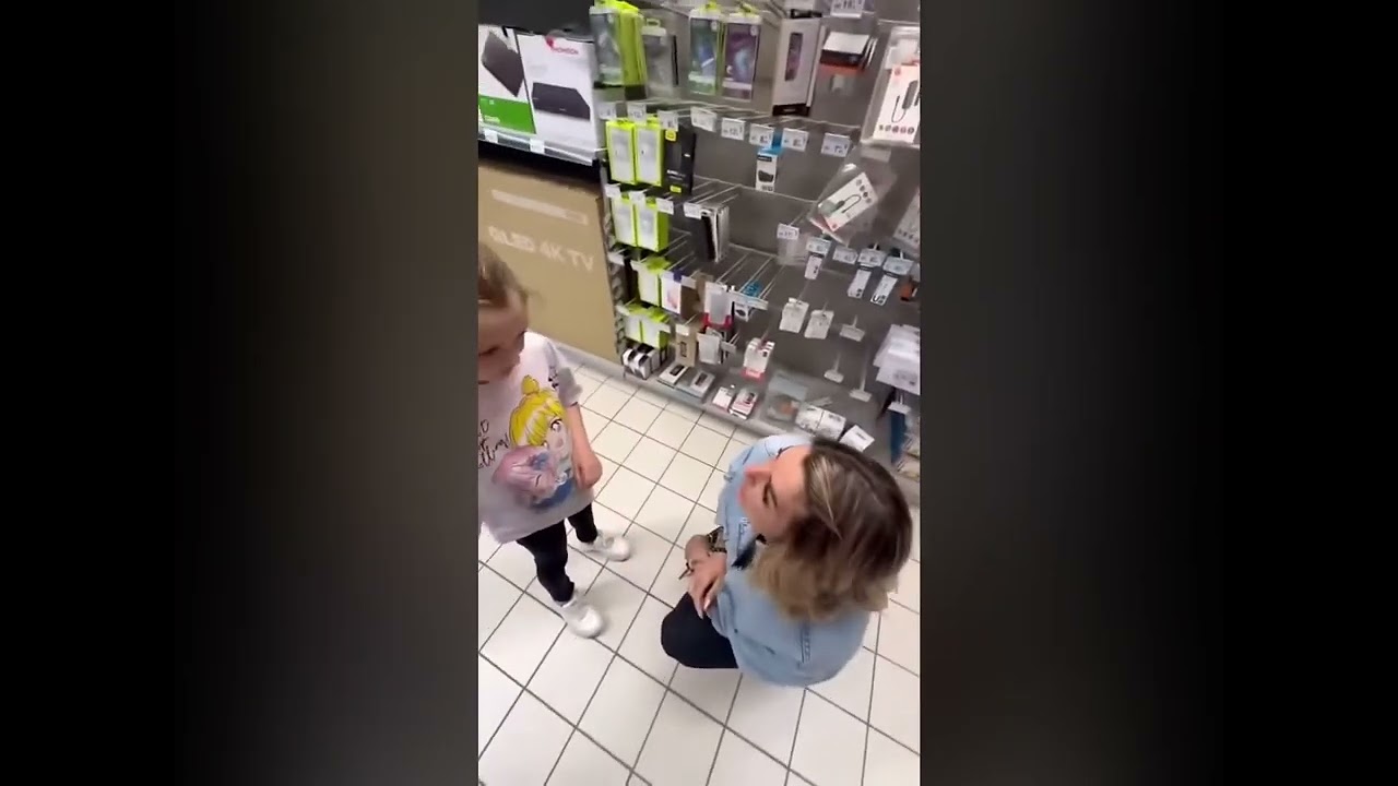 Ma s&oelig;ur dans les magasin quand elle na pa ce quelle veut|Tiktok