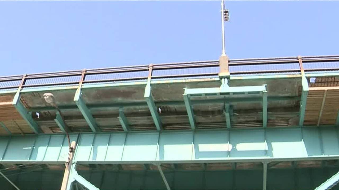 Moroun ordered to make bridge safer