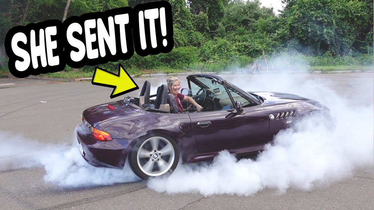 I teach my MOM how to do a BURNOUT.. (she scared me!)